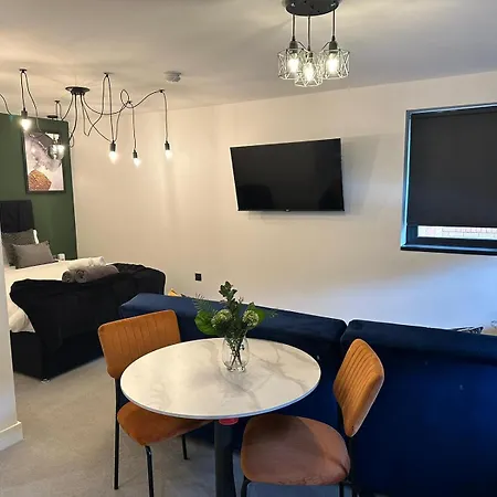 Newark House Premium Apartments With Sofa Beds - Wifi - Free Parking - Perfect For Contractors! Peterborough Exterior photo